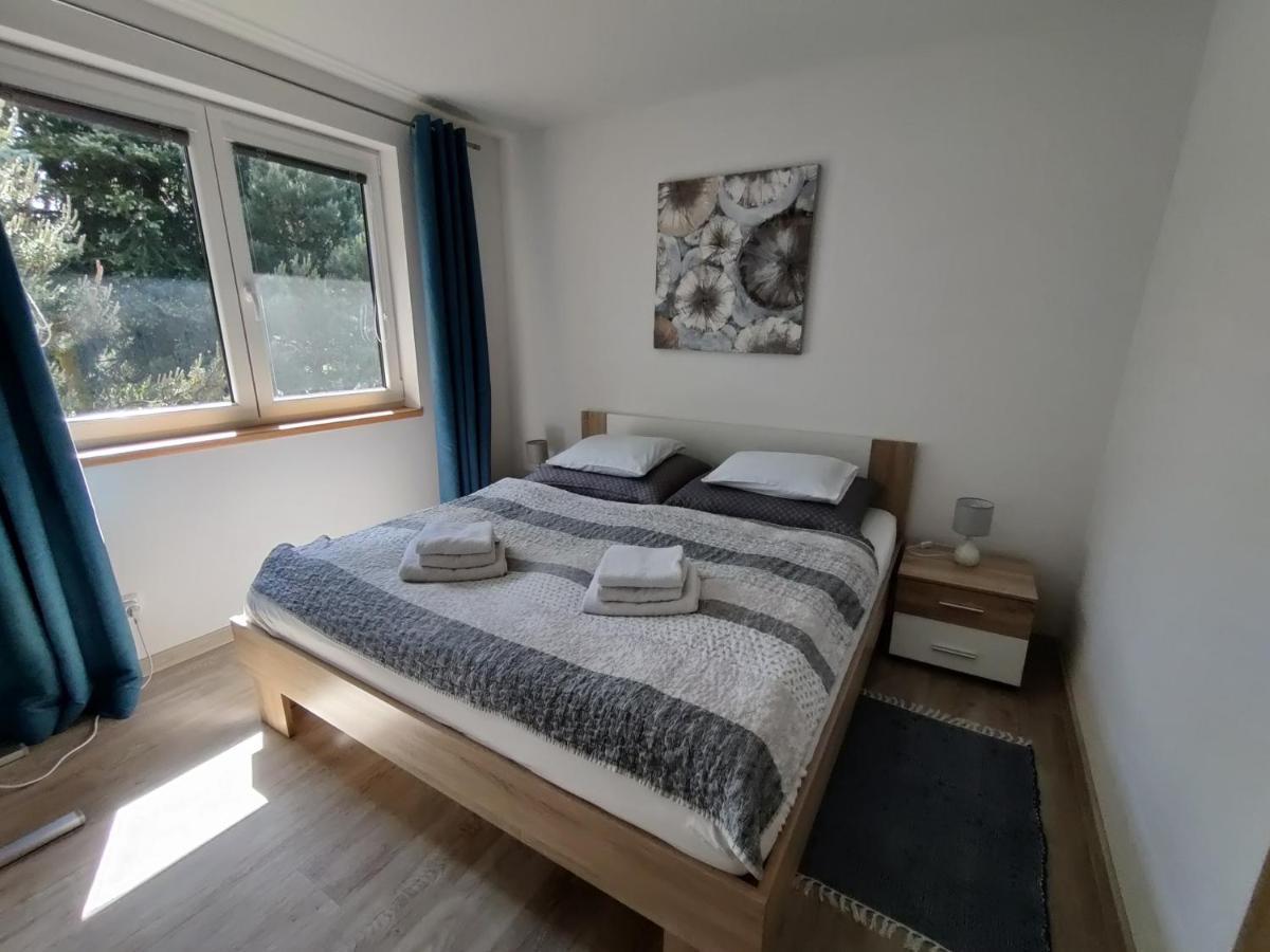 Apartman Pod Lipou - Samostatny Objekt Jaroměř Esterno foto