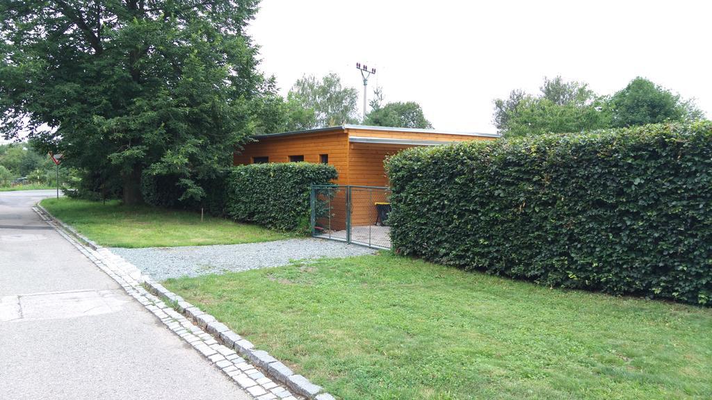Apartman Pod Lipou - Samostatny Objekt Jaroměř Esterno foto